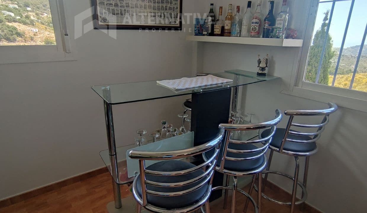 5 soveværelse Villa til salg i Competa med swimmingpool garage - € 345.000 (Ref: 8318670)