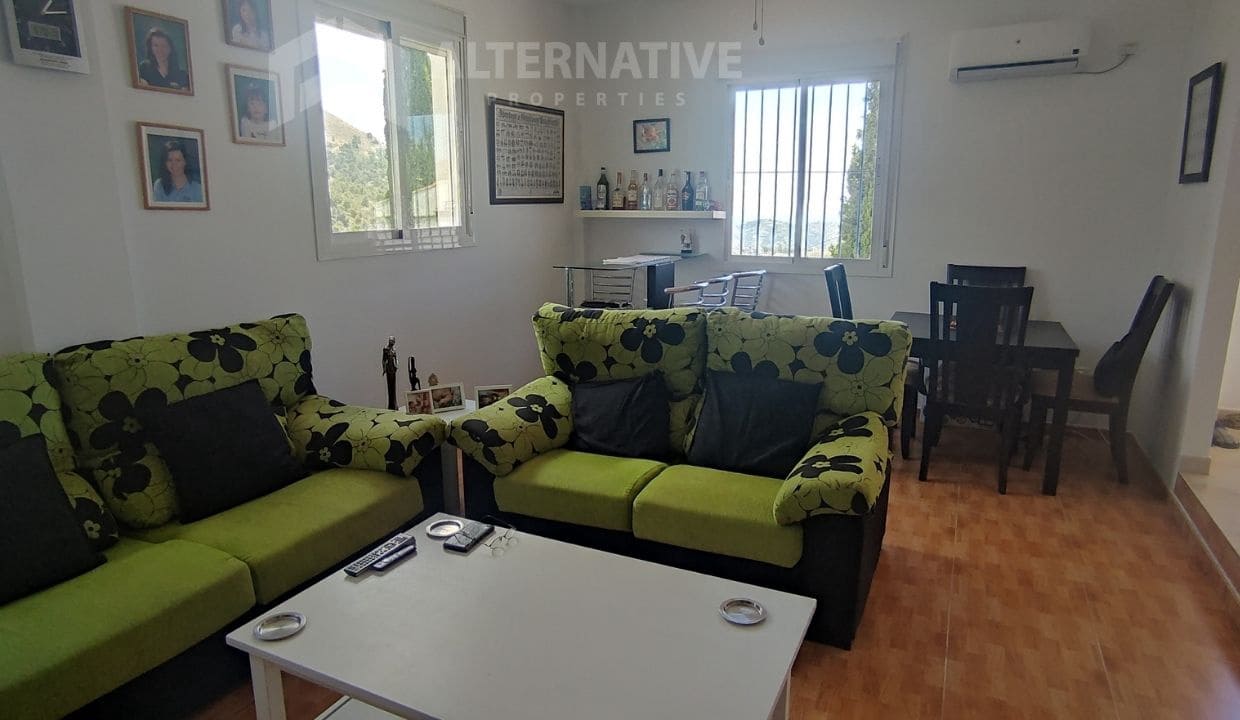 5 soveværelse Villa til salg i Competa med swimmingpool garage - € 345.000 (Ref: 8318670)