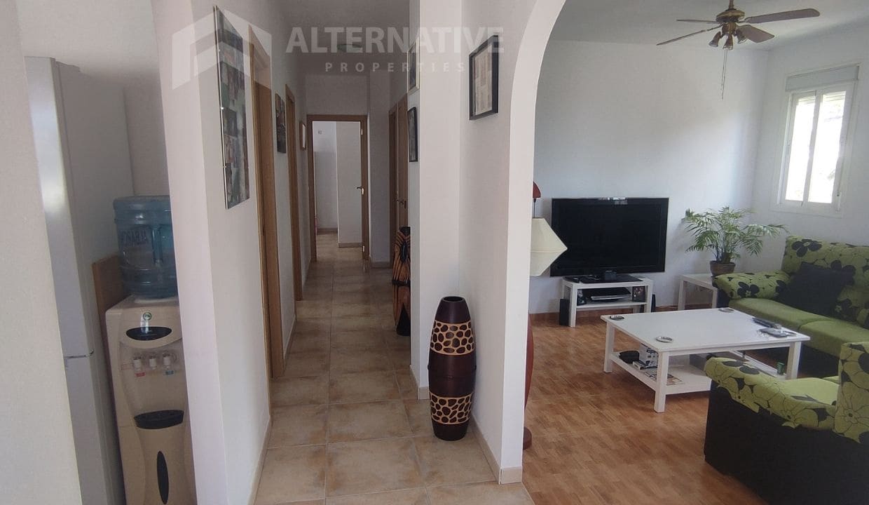 5 soveværelse Villa til salg i Competa med swimmingpool garage - € 345.000 (Ref: 8318670)