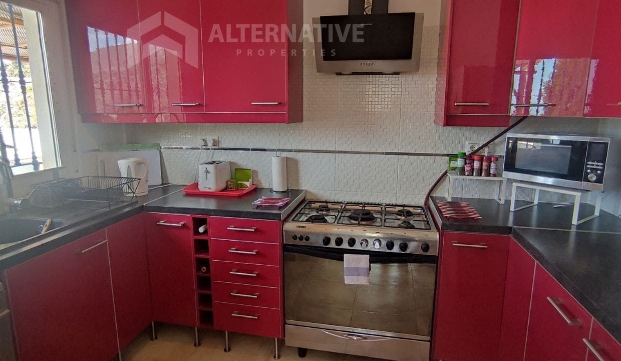 5 soveværelse Villa til salg i Competa med swimmingpool garage - € 345.000 (Ref: 8318670)