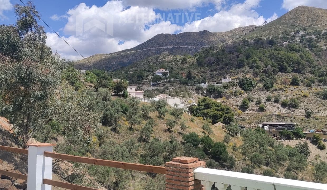 5 soveværelse Villa til salg i Competa med swimmingpool garage - € 345.000 (Ref: 8318670)