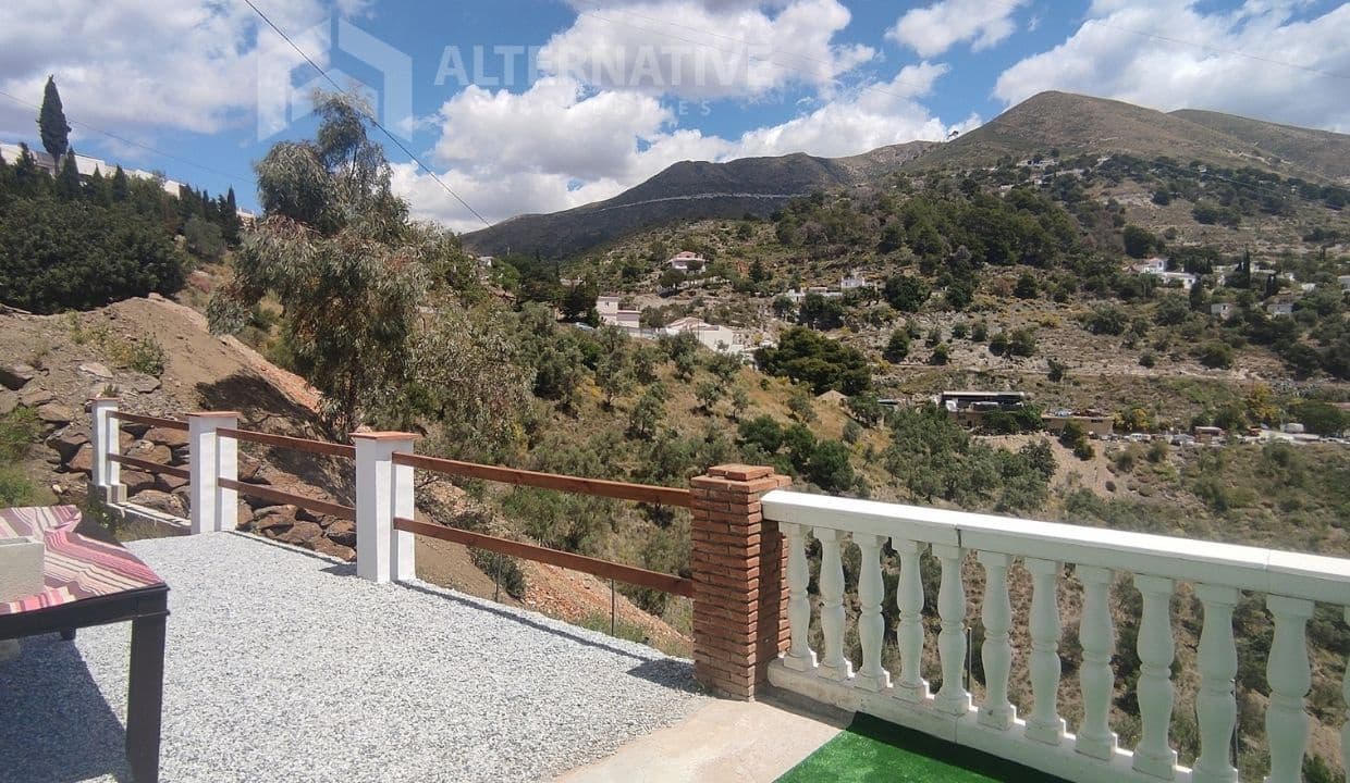 5 soveværelse Villa til salg i Competa med swimmingpool garage - € 345.000 (Ref: 8318670)