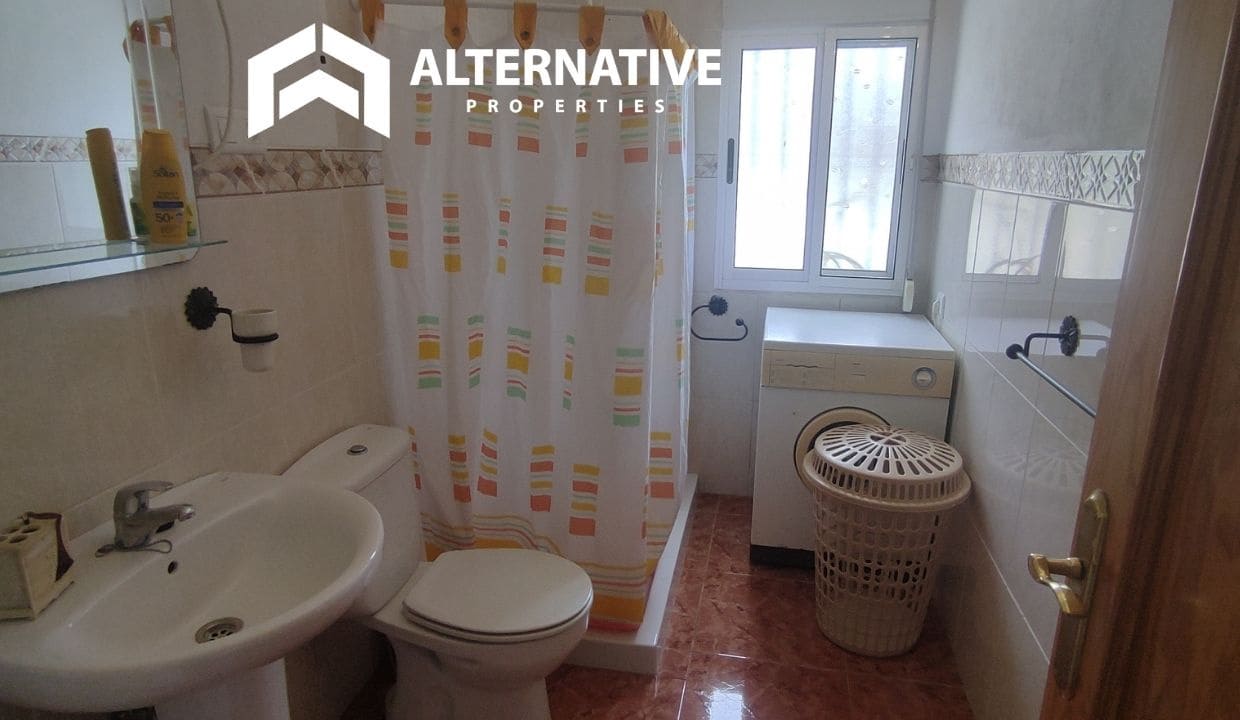 5 soveværelse Villa til salg i Competa med swimmingpool garage - € 345.000 (Ref: 8318670)