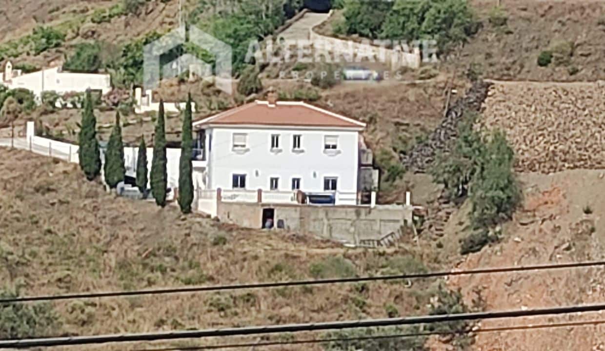 5 soveværelse Villa til salg i Competa med swimmingpool garage - € 345.000 (Ref: 8318670)