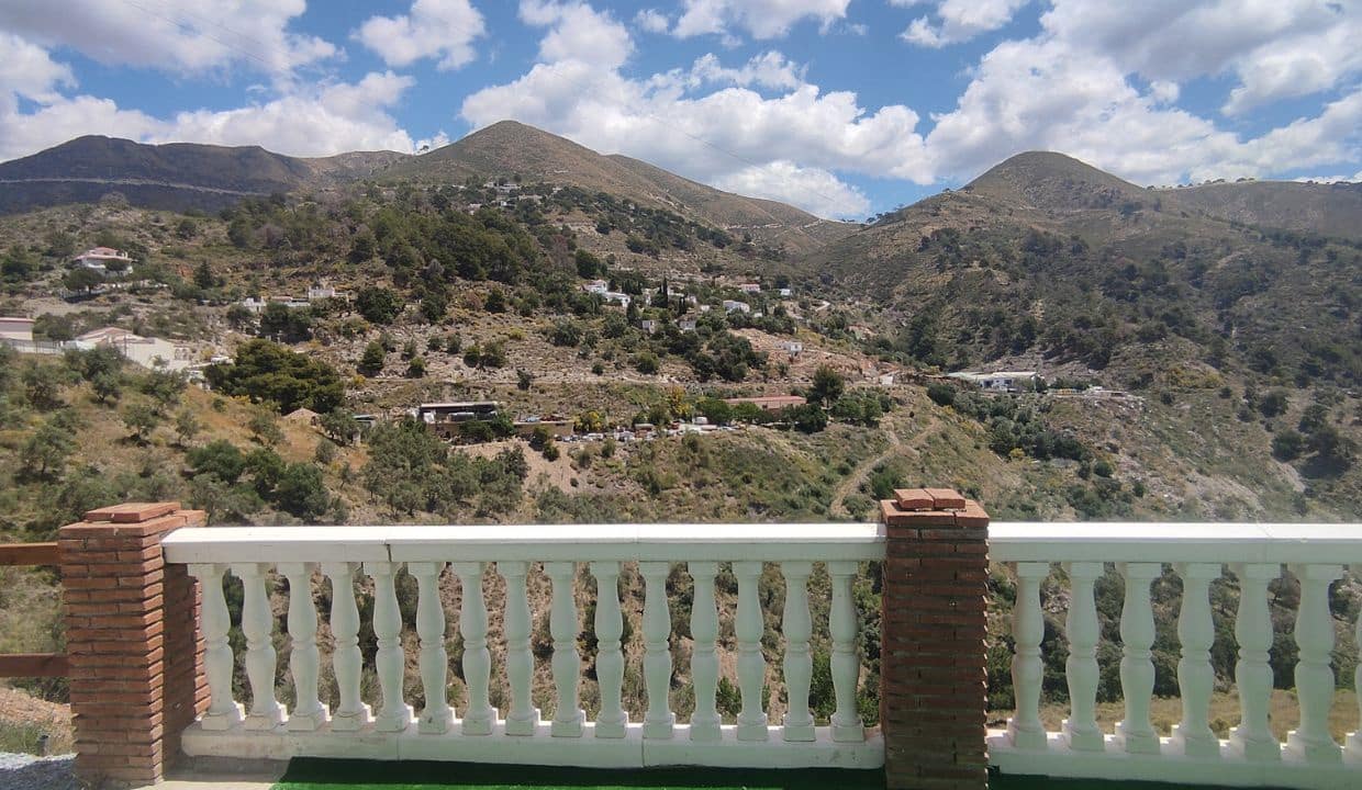 5 soveværelse Villa til salg i Competa med swimmingpool garage - € 345.000 (Ref: 8318670)