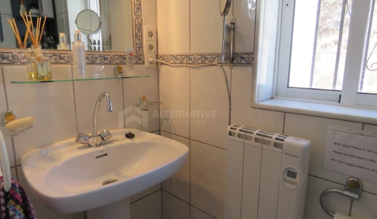 3 soveværelse Villa til salg i Competa med garage - € 240.000 (Ref: 8439580)