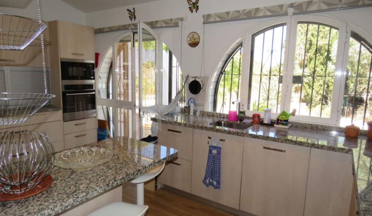 3 soveværelse Villa til salg i Competa med garage - € 240.000 (Ref: 8439580)