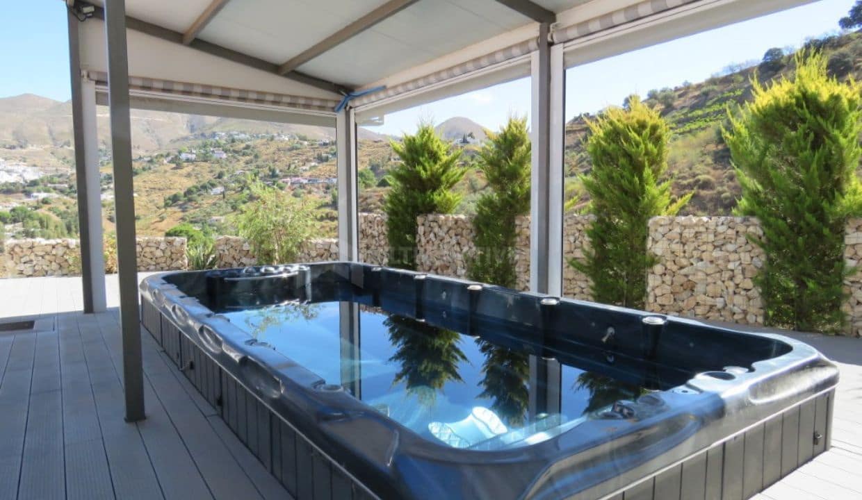 3 soveværelse Villa til salg i Competa med garage - € 240.000 (Ref: 8439580)