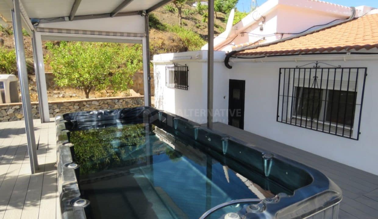 3 soveværelse Villa til salg i Competa med garage - € 240.000 (Ref: 8439580)