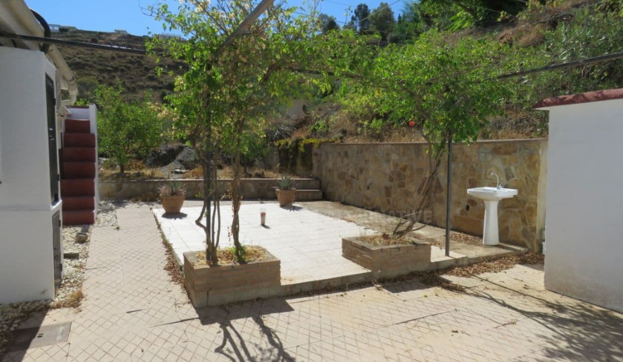 3 soveværelse Villa til salg i Competa med garage - € 240.000 (Ref: 8439580)