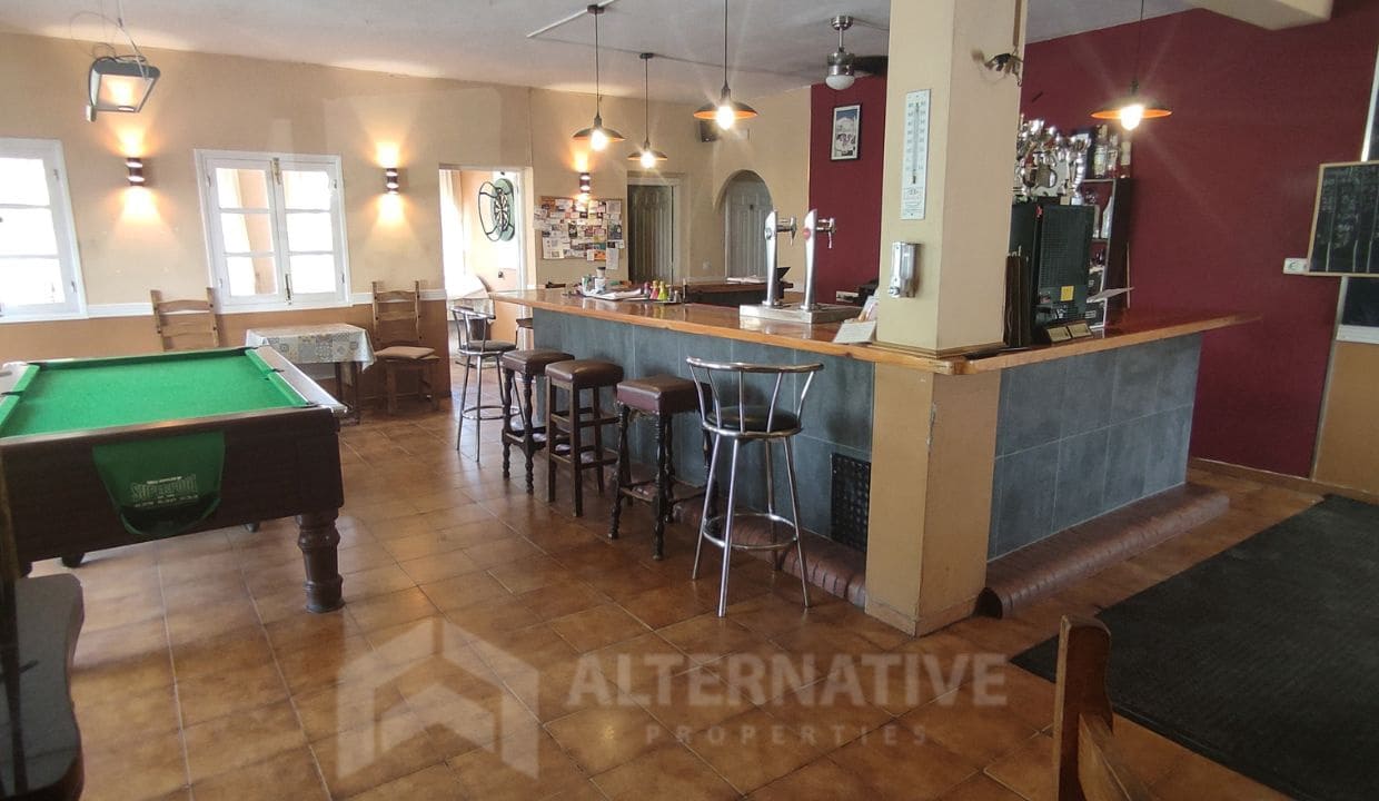 5 soveværelse Erhverv til salg i Competa med garage - € 695.000 (Ref: 8457359)