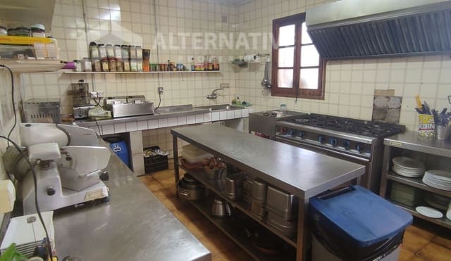 5 soverom Kommersiell til salgs i Cómpeta med garasje - € 695 000 (Ref: 8457359)