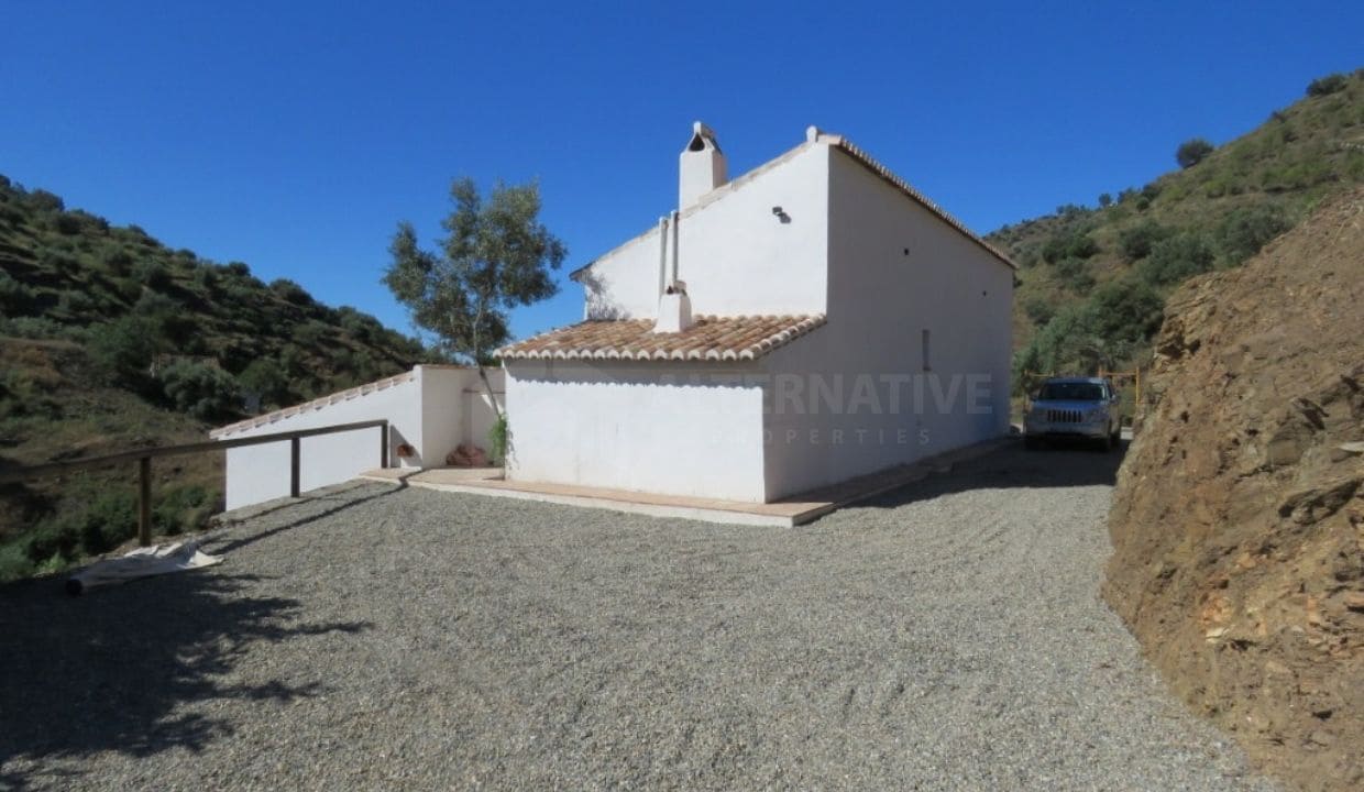 3 soveværelse Finca/Landehus til salg i Competa med garage - € 190.000 (Ref: 8479681)