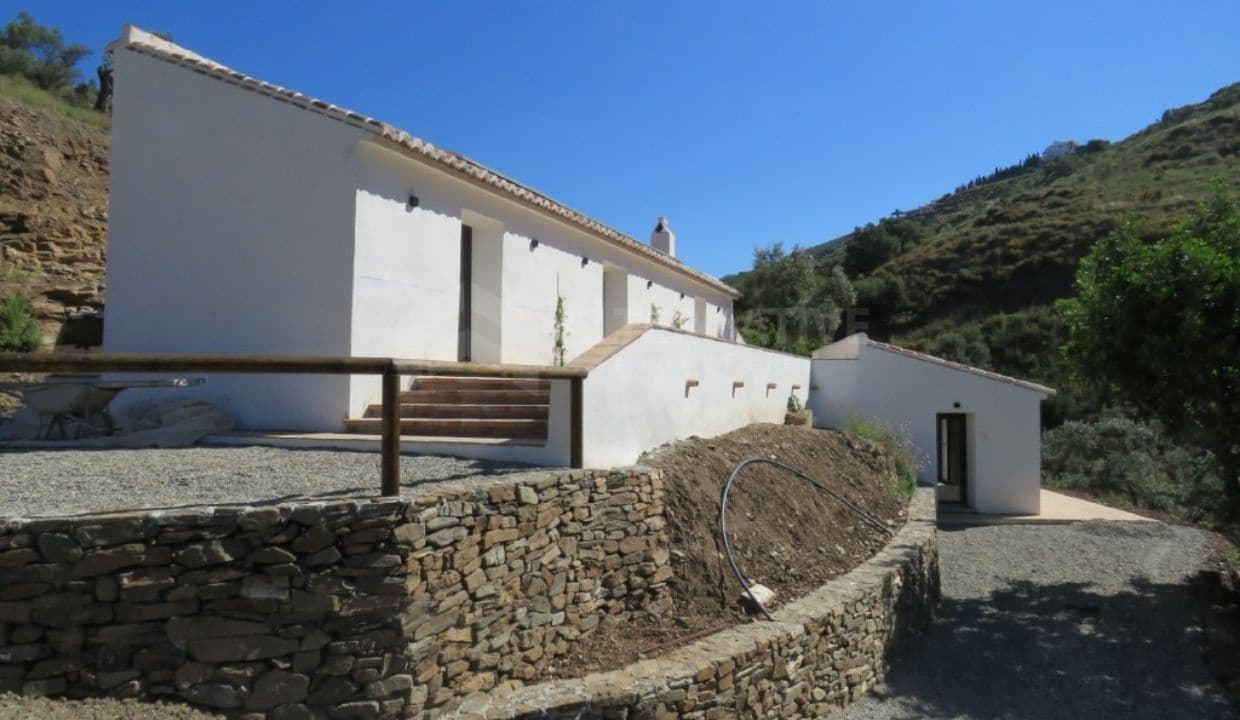 3 soveværelse Finca/Landehus til salg i Competa med garage - € 190.000 (Ref: 8479681)