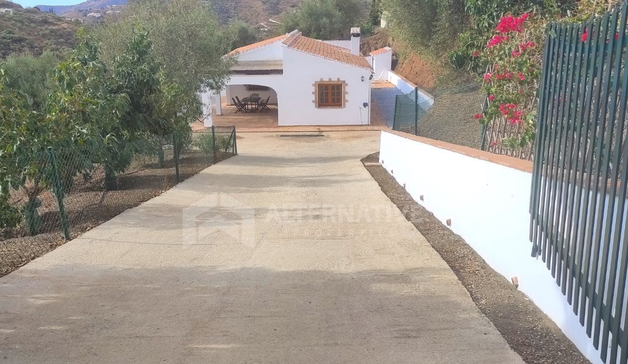 4 slaapkamer Villa te huur in Competa met zwembad - € 1.200 (Ref: 8615687)
