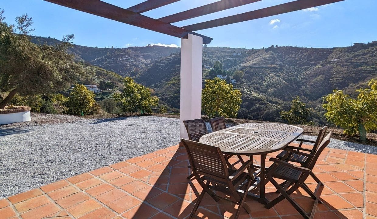 4 slaapkamer Villa te huur in Competa met zwembad - € 1.200 (Ref: 8615687)