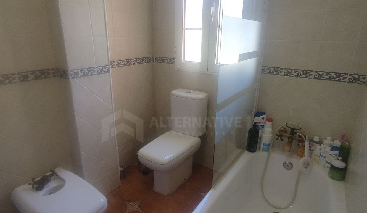 4 soveværelse Villa til salg i Canillas de Albaida med swimmingpool garage - € 437.000 (Ref: 8660851)