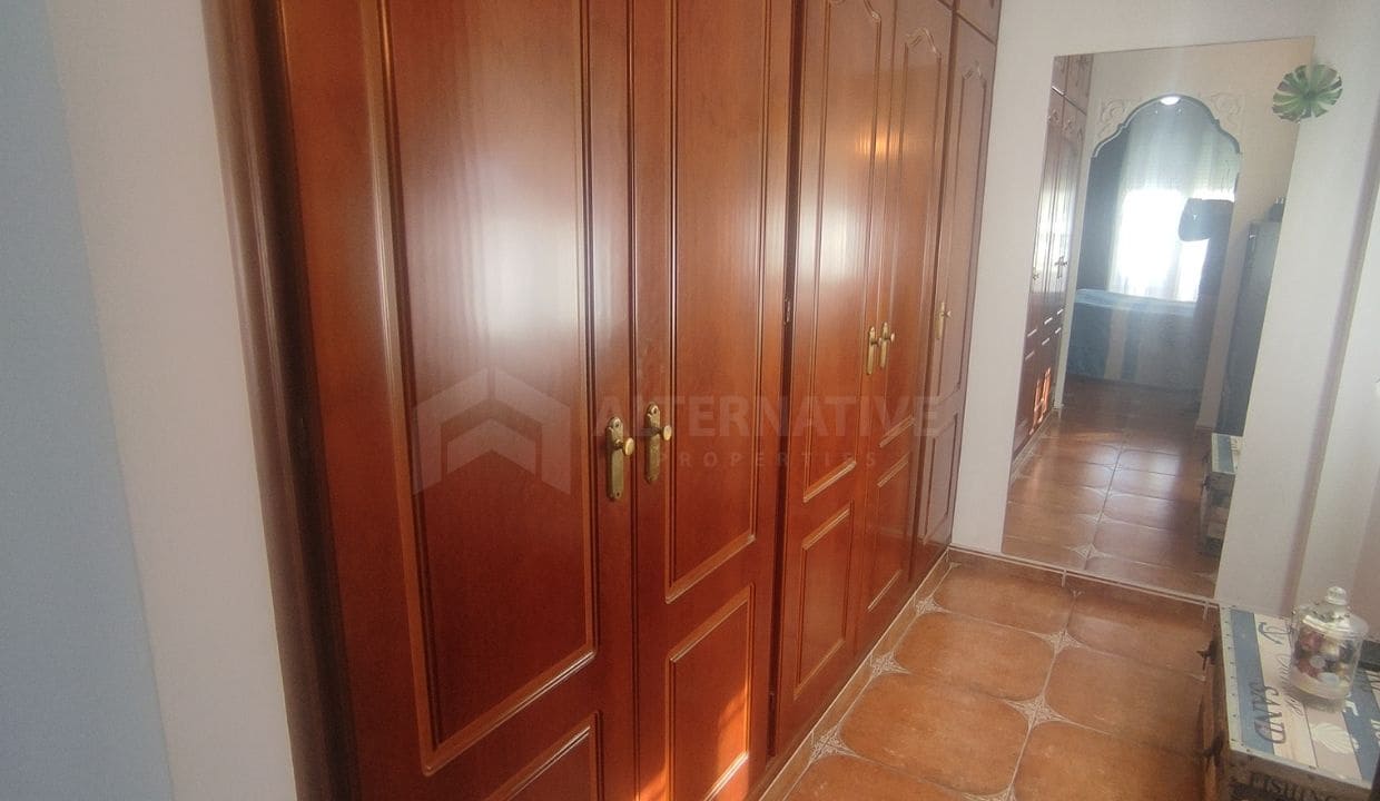 4 soveværelse Villa til salg i Canillas de Albaida med swimmingpool garage - € 437.000 (Ref: 8660851)