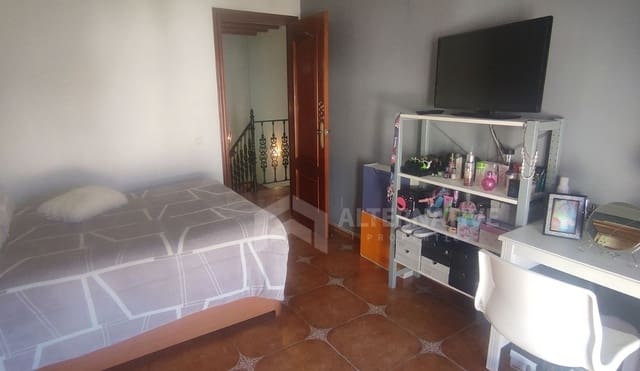 4 sovrum Villa till salu i Canillas de Albaida med pool garage - 437 000 € (Ref: 8660851)