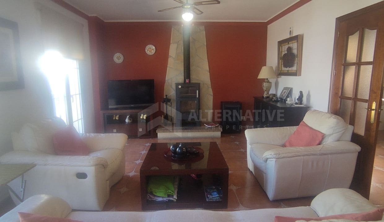 4 soveværelse Villa til salg i Canillas de Albaida med swimmingpool garage - € 437.000 (Ref: 8660851)