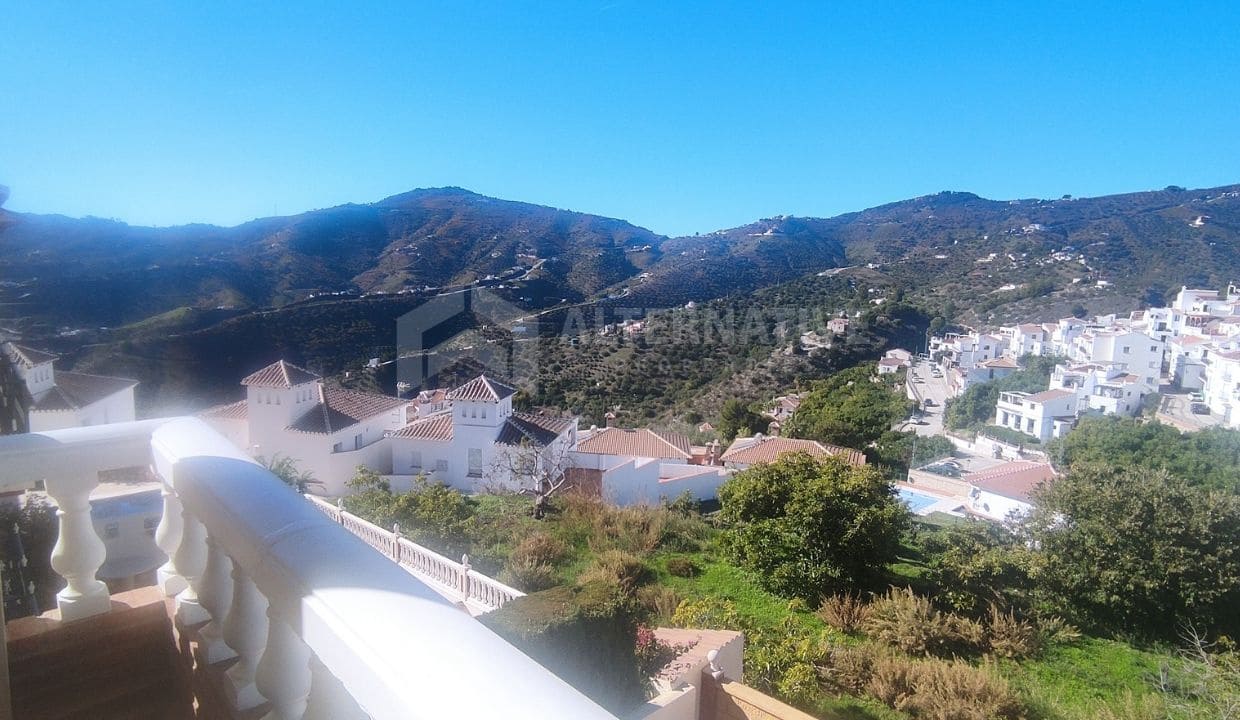 4 soveværelse Villa til salg i Canillas de Albaida med swimmingpool garage - € 437.000 (Ref: 8660851)