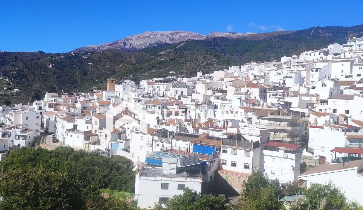 4 soveværelse Villa til salg i Canillas de Albaida med swimmingpool garage - € 437.000 (Ref: 8660851)