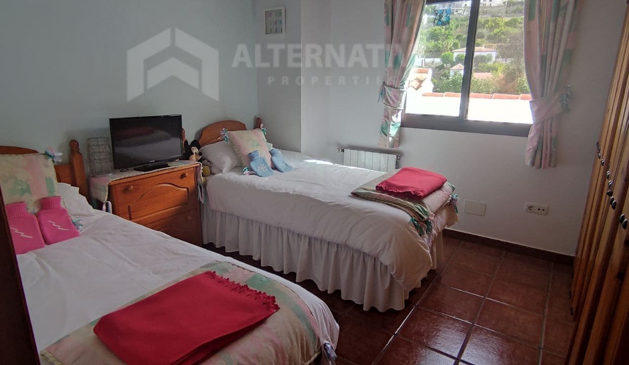 2 soveværelse Virksomhed til leje i Competa med garage - € 2.500 (Ref: 8776945)