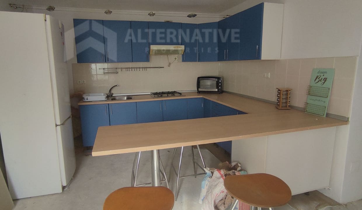 2 soveværelse Virksomhed til leje i Competa med garage - € 2.500 (Ref: 8776945)