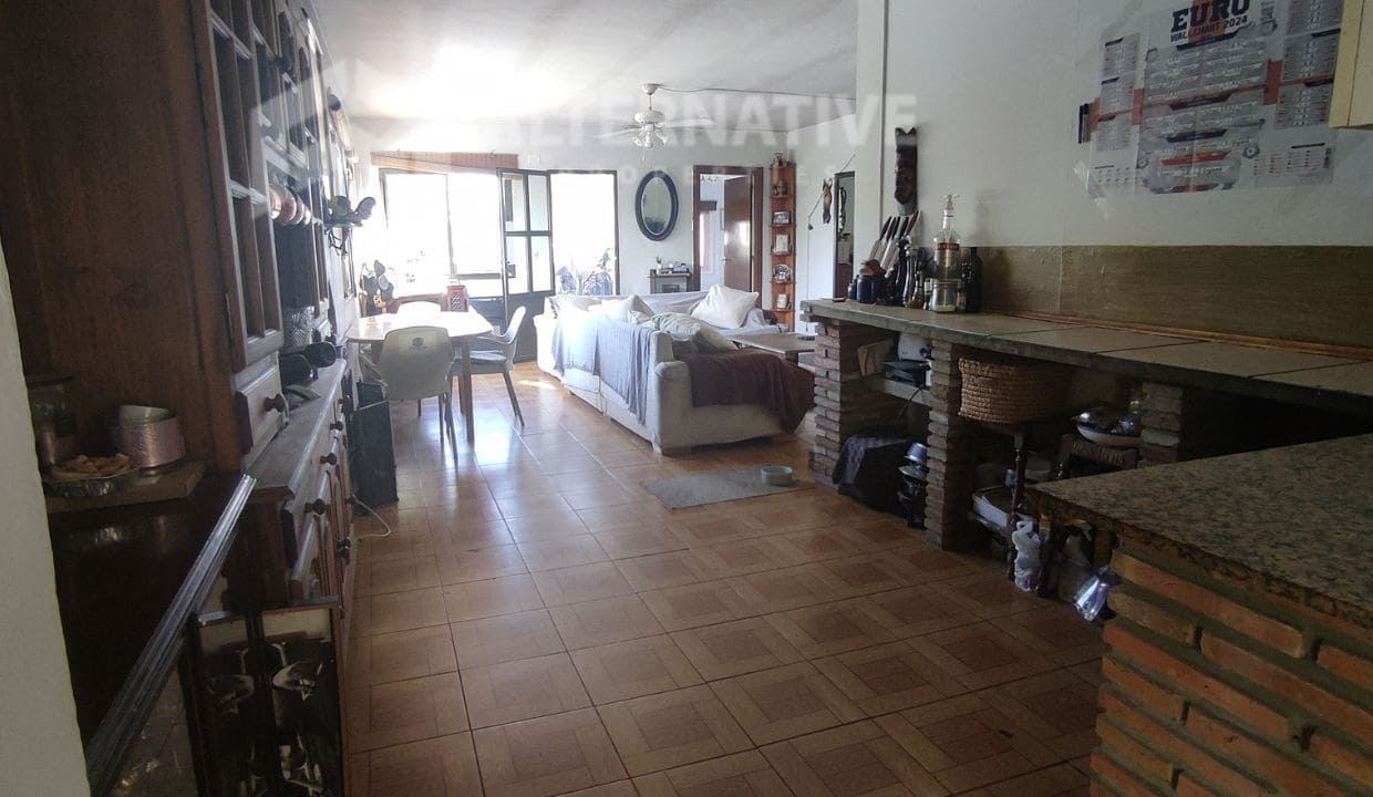 2 soveværelse Virksomhed til leje i Competa med garage - € 2.500 (Ref: 8776945)