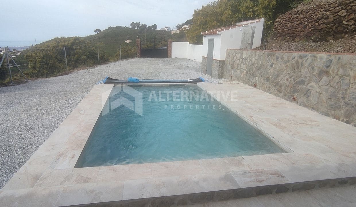 2 soveværelse Villa til leje i Competa med swimmingpool garage - € 1.200 (Ref: 8911983)