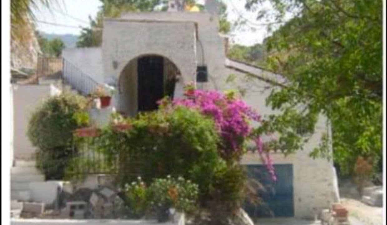 3 soveværelse Finca/Landehus til salg i Canillas de Albaida med swimmingpool garage - € 145.000 (Ref: 8927282)