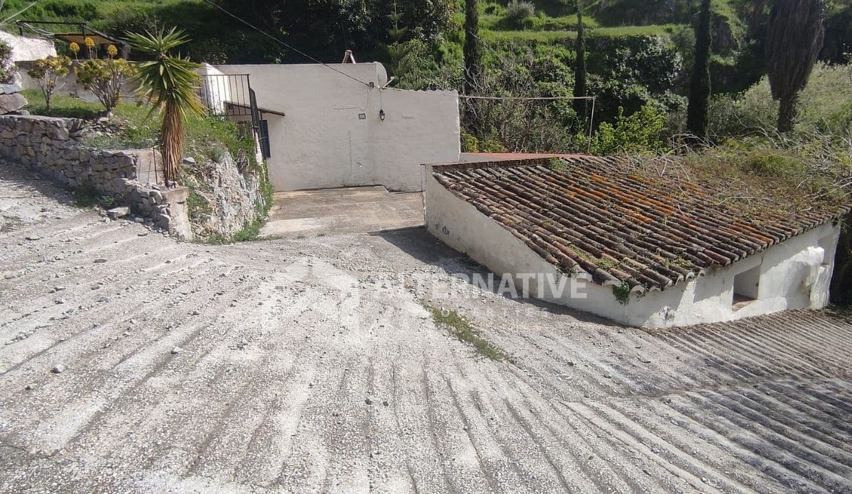 3 soveværelse Finca/Landehus til salg i Canillas de Albaida med swimmingpool garage - € 145.000 (Ref: 8927282)