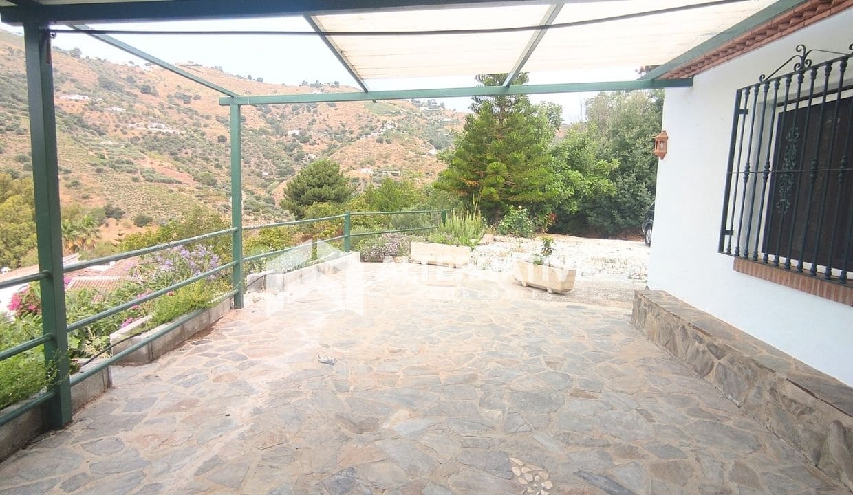 3 soverom Villa til salgs i Competa med svømmebasseng garasje - € 365 000 (Ref: 9043739)