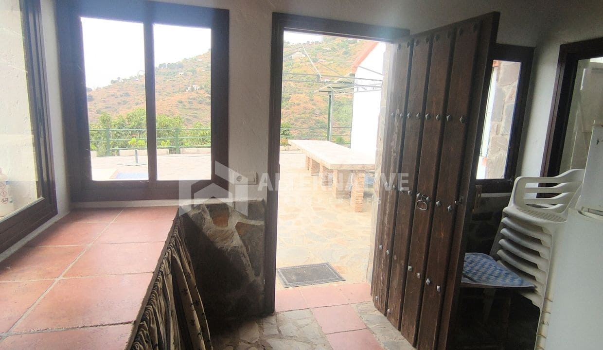 3 soverom Villa til salgs i Competa med svømmebasseng garasje - € 365 000 (Ref: 9043739)