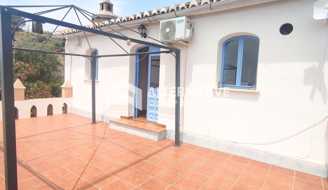 3 sypialnia Willa do wynajęcia w Canillas de Albaida z basenem garażem - 1 150 € (Ref: 9066408)