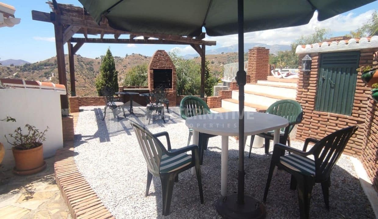 3 slaapkamer Villa te koop in Competa met zwembad - € 435.000 (Ref: 9133049)