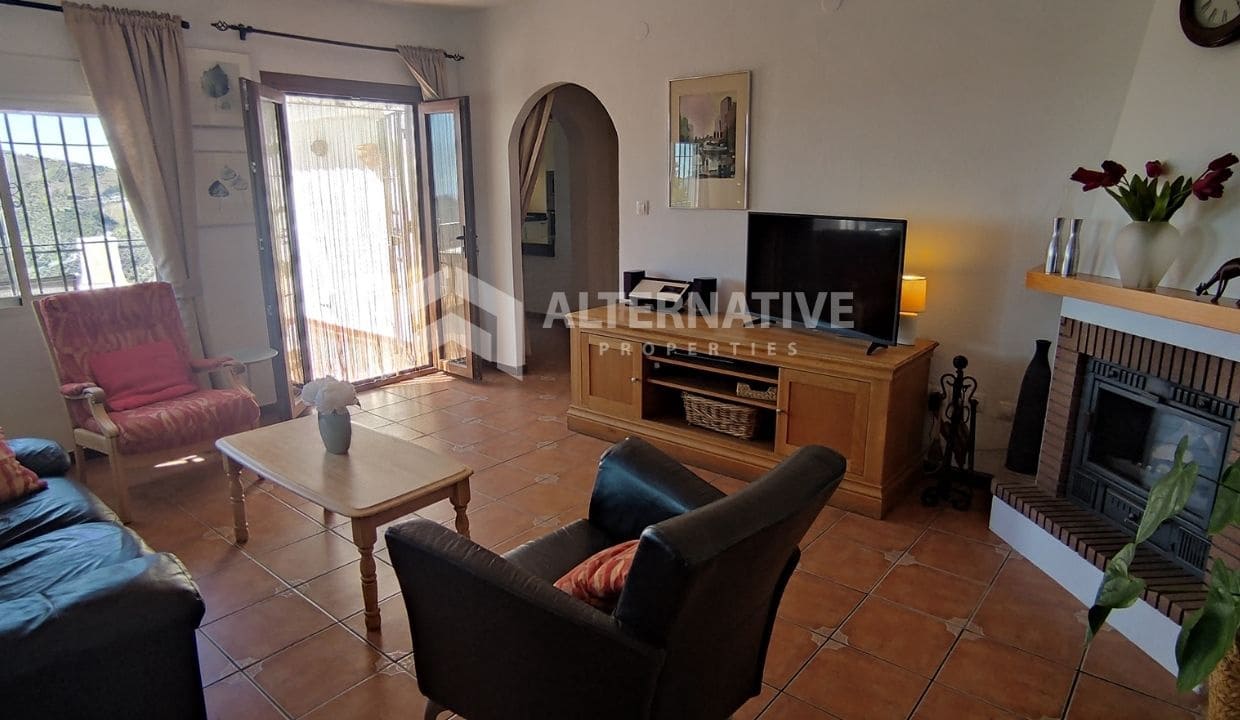 4 chambre Villa/Maison à vendre à Canillas de Albaida avec piscine - 425 000 € (Ref: 9293209)
