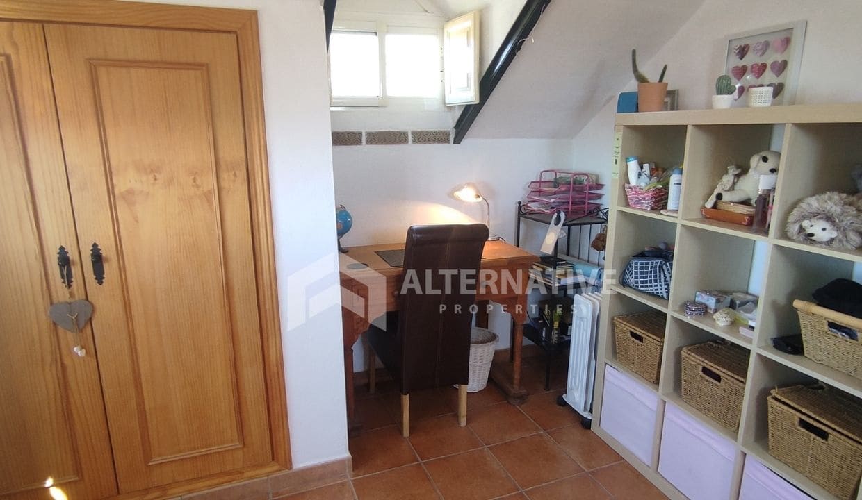 4 chambre Villa/Maison à vendre à Canillas de Albaida avec piscine - 425 000 € (Ref: 9293209)