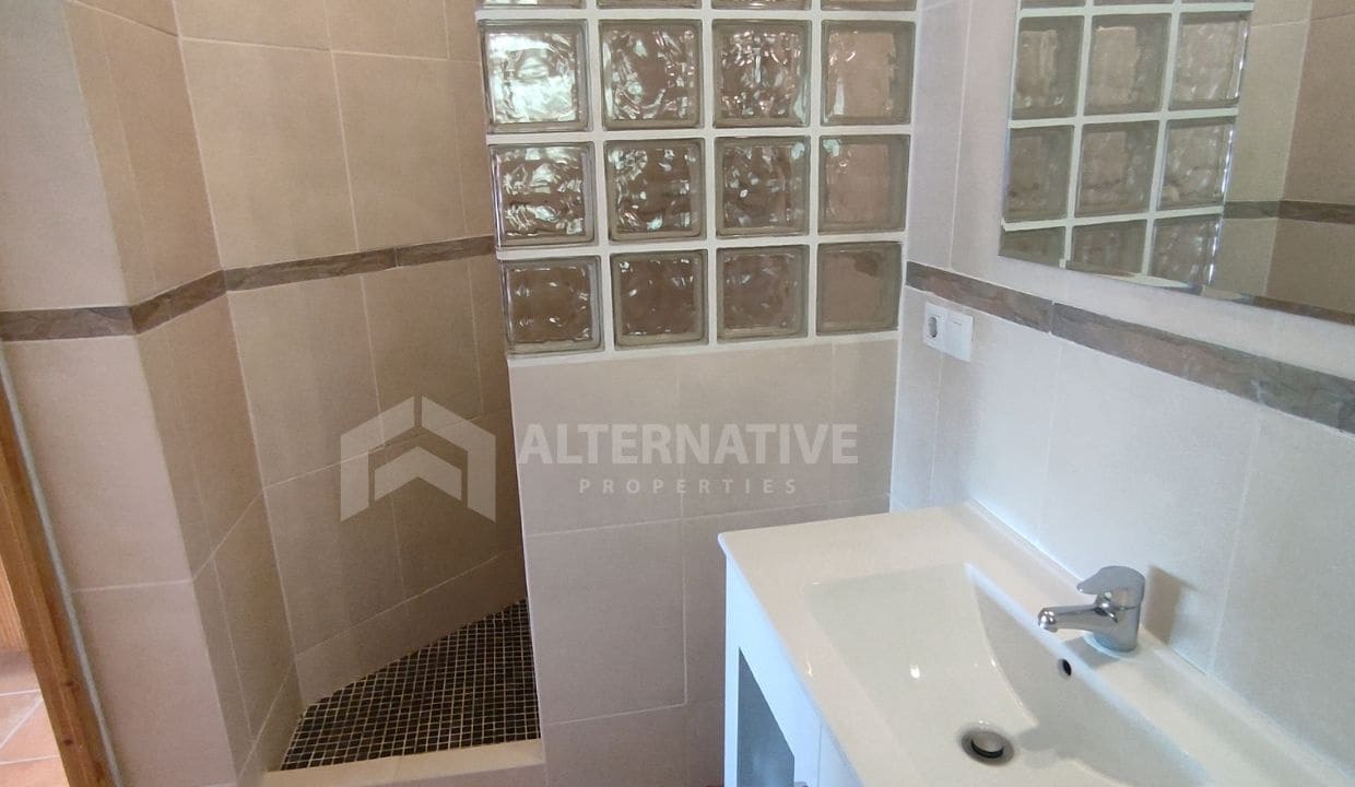 4 chambre Villa/Maison à vendre à Canillas de Albaida avec piscine - 425 000 € (Ref: 9293209)