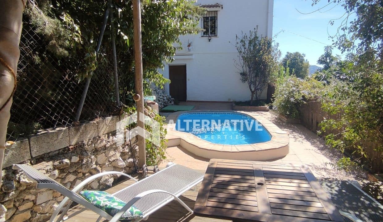 4 chambre Villa/Maison à vendre à Canillas de Albaida avec piscine - 425 000 € (Ref: 9293209)