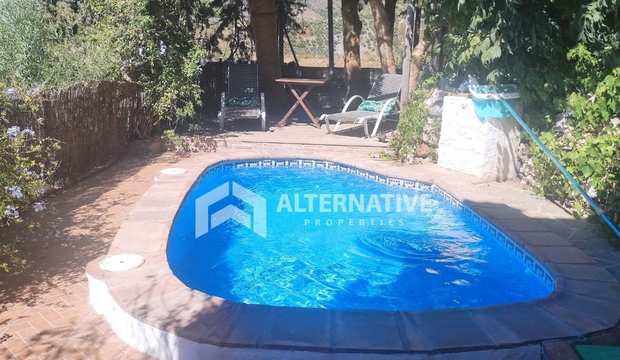 4 chambre Villa/Maison à vendre à Canillas de Albaida avec piscine - 425 000 € (Ref: 9293209)