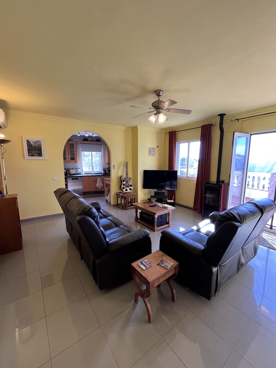 3 makuuhuone Huoneisto myytävänä paikassa Canillas de Albaida - 225 000 € (Ref: 9388167)