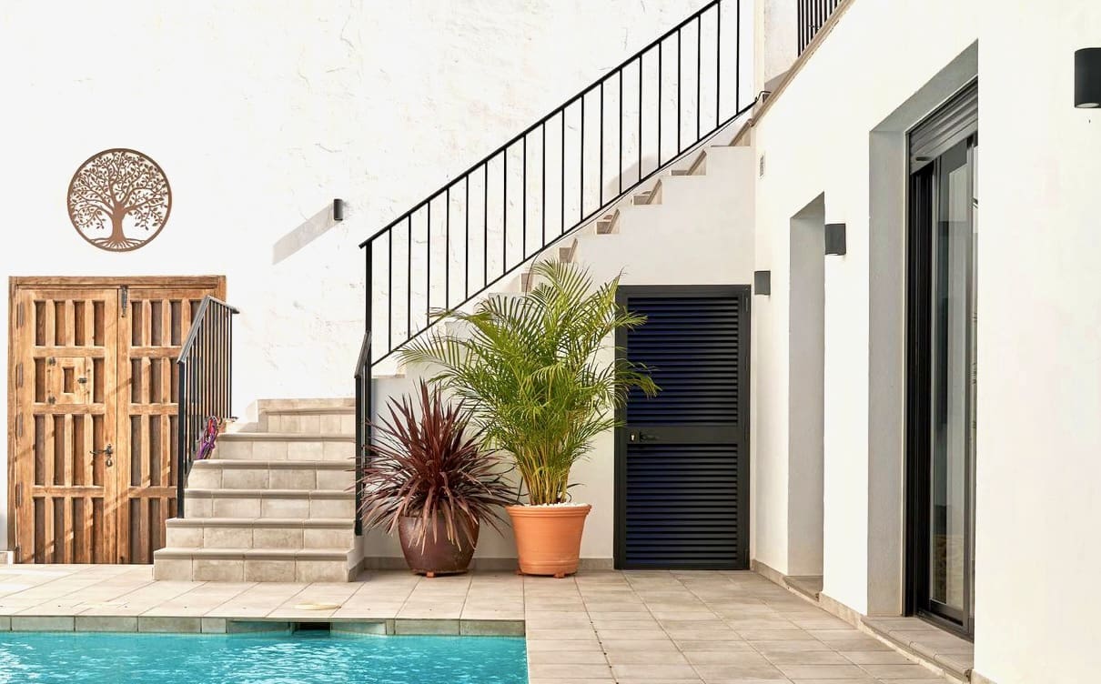 3 makuuhuone Huvila myytävänä paikassa Canillas de Albaida mukana uima-altaan - 499 000 € (Ref: 9592055)