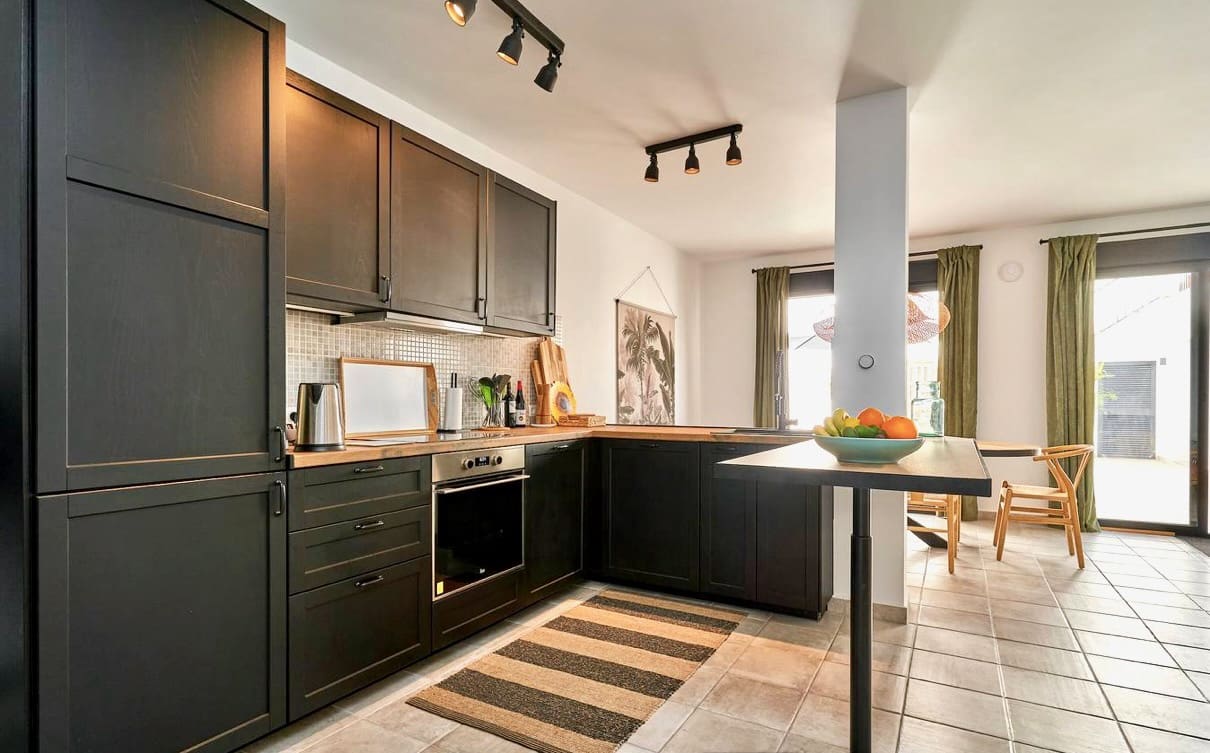 3 makuuhuone Huvila myytävänä paikassa Canillas de Albaida mukana uima-altaan - 499 000 € (Ref: 9592055)