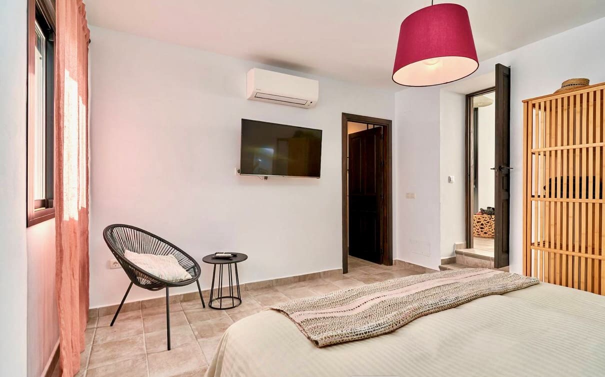 3 makuuhuone Huvila myytävänä paikassa Canillas de Albaida mukana uima-altaan - 499 000 € (Ref: 9592055)