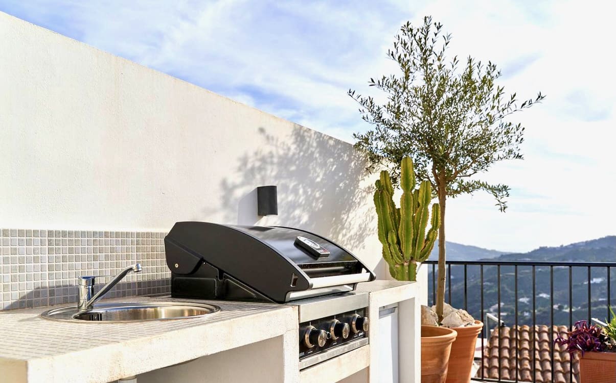 3 makuuhuone Huvila myytävänä paikassa Canillas de Albaida mukana uima-altaan - 499 000 € (Ref: 9592055)