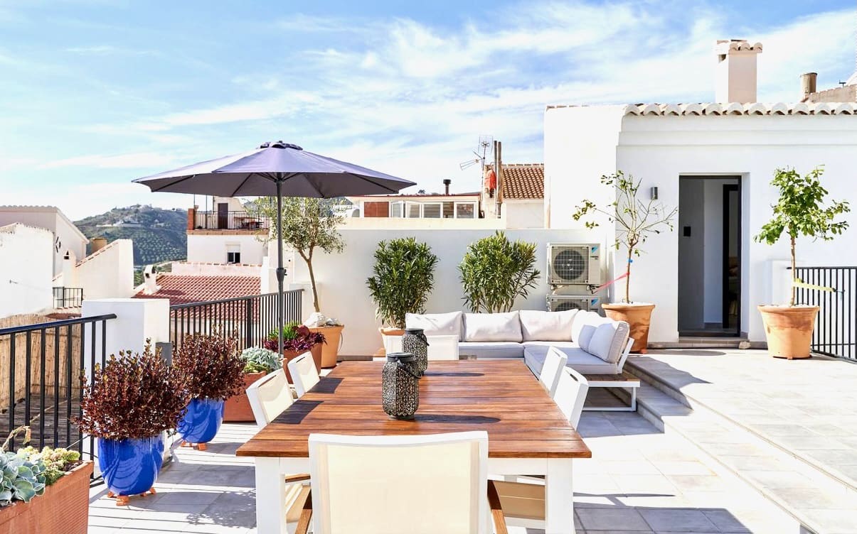 3 makuuhuone Huvila myytävänä paikassa Canillas de Albaida mukana uima-altaan - 499 000 € (Ref: 9592055)