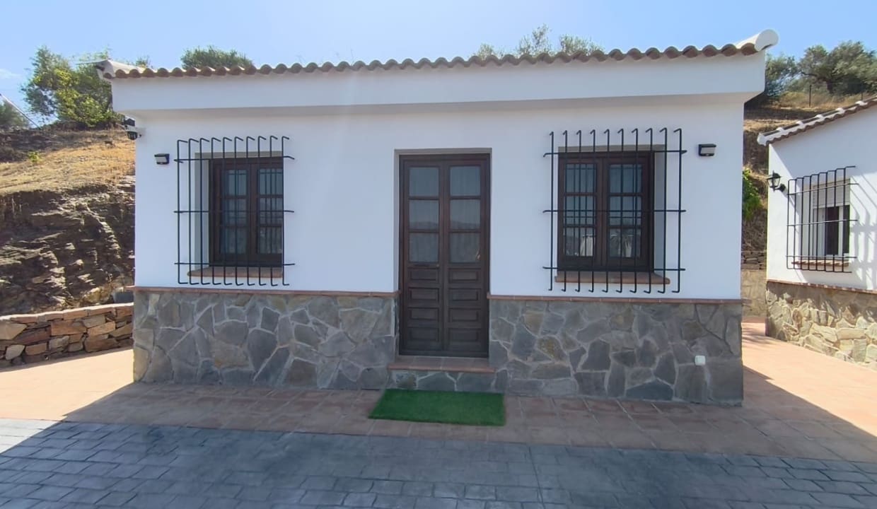 3 bedroom Villa for rent in Archez with pool garage - € 1,920 (Ref: 9765345)