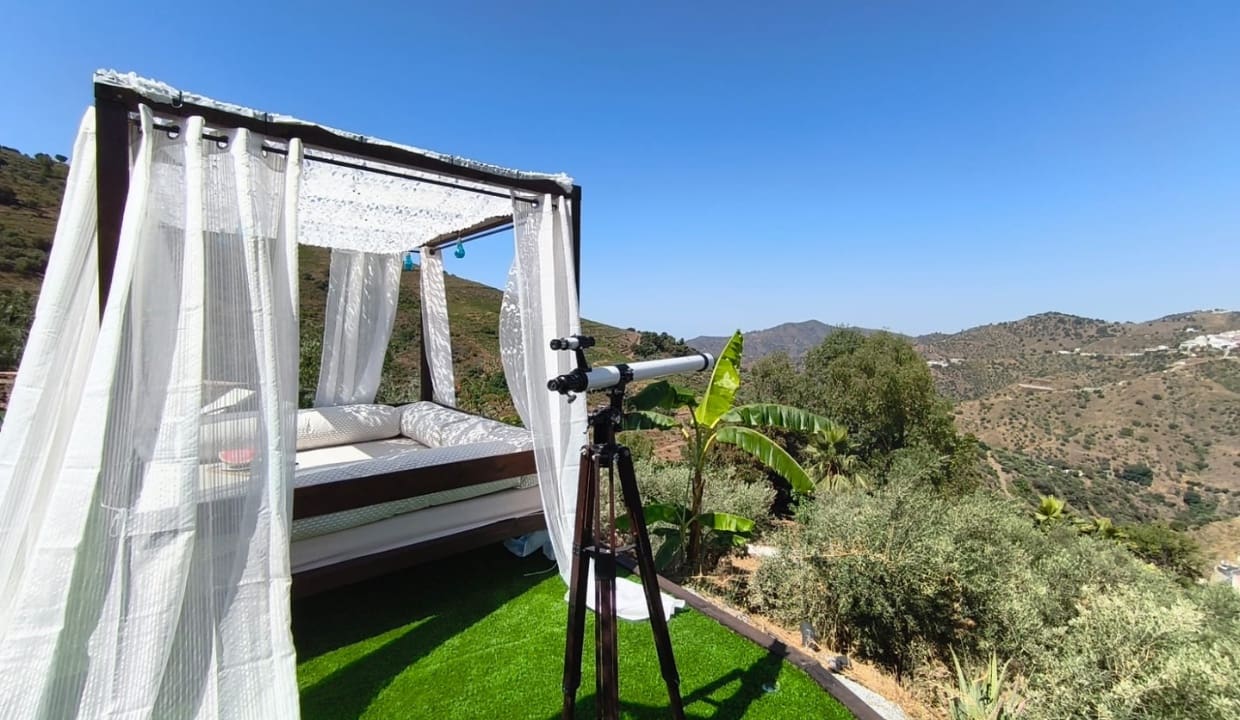 3 bedroom Villa for rent in Archez with pool garage - € 1,920 (Ref: 9765345)