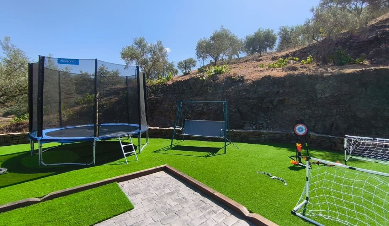 3 bedroom Villa for rent in Archez with pool garage - € 1,920 (Ref: 9765345)